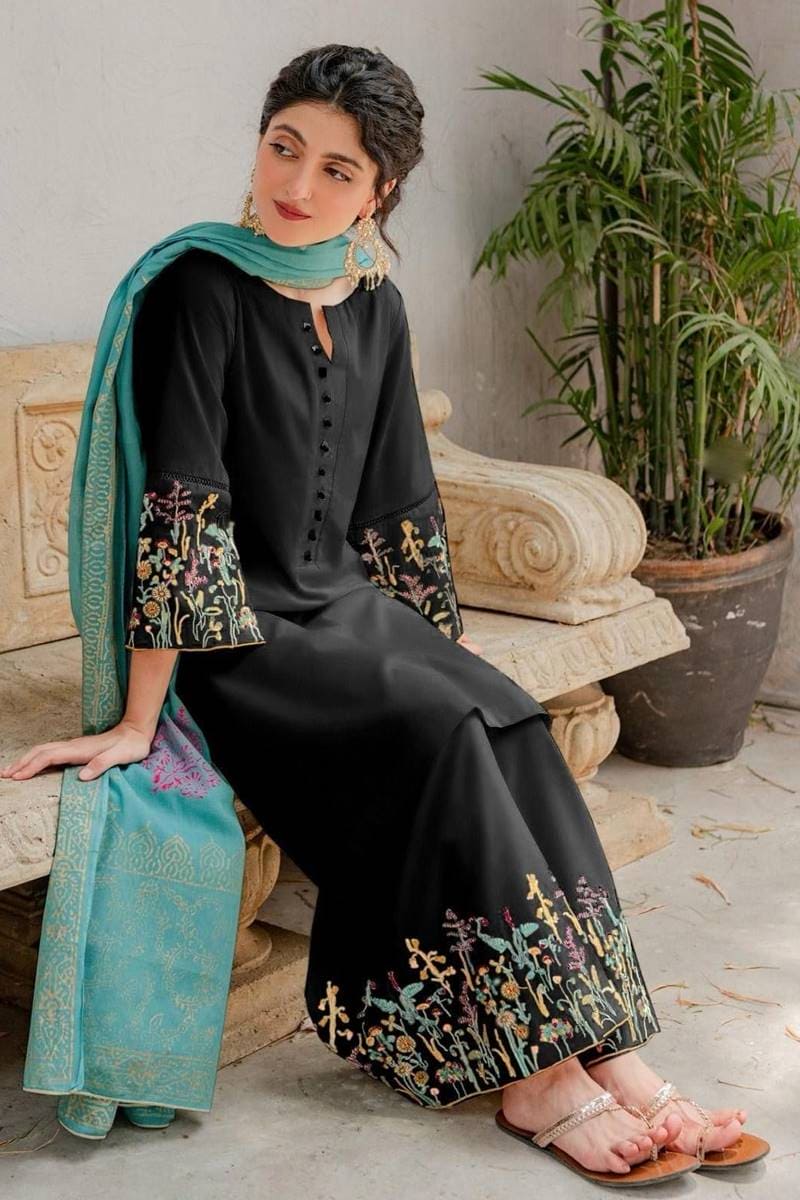 Rang Rasiya 3Pc Lawn Embroidered Summer collection Suit